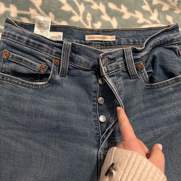 (Sold) Levi Strauss straight ankle Jean - Picture 5 of 6
